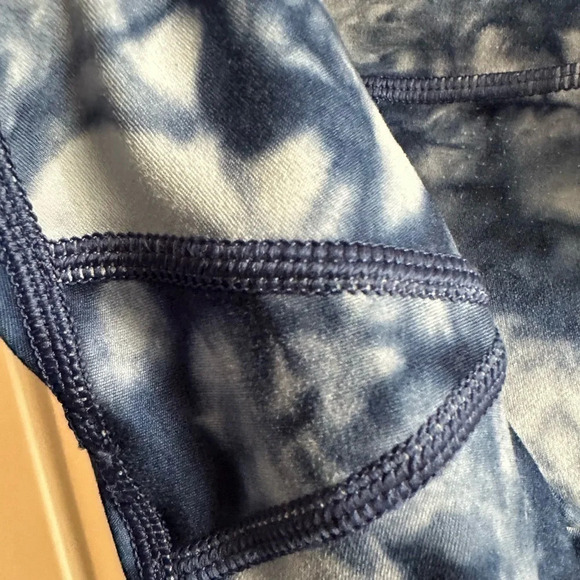 ATHLETA Blue Tie Dye Extra Small EUC Leggings Watercolor Yoga Stretch Tights - Picture 6 of 10